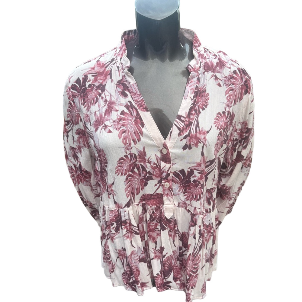 Banana Republic Burgundy Floral Blouse. NWT
Deb06